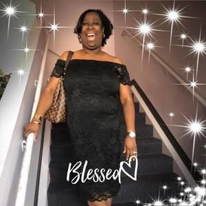 Meet your Posher, Ella